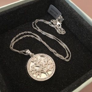 BNWT beautiful tree necklace - sterling silver